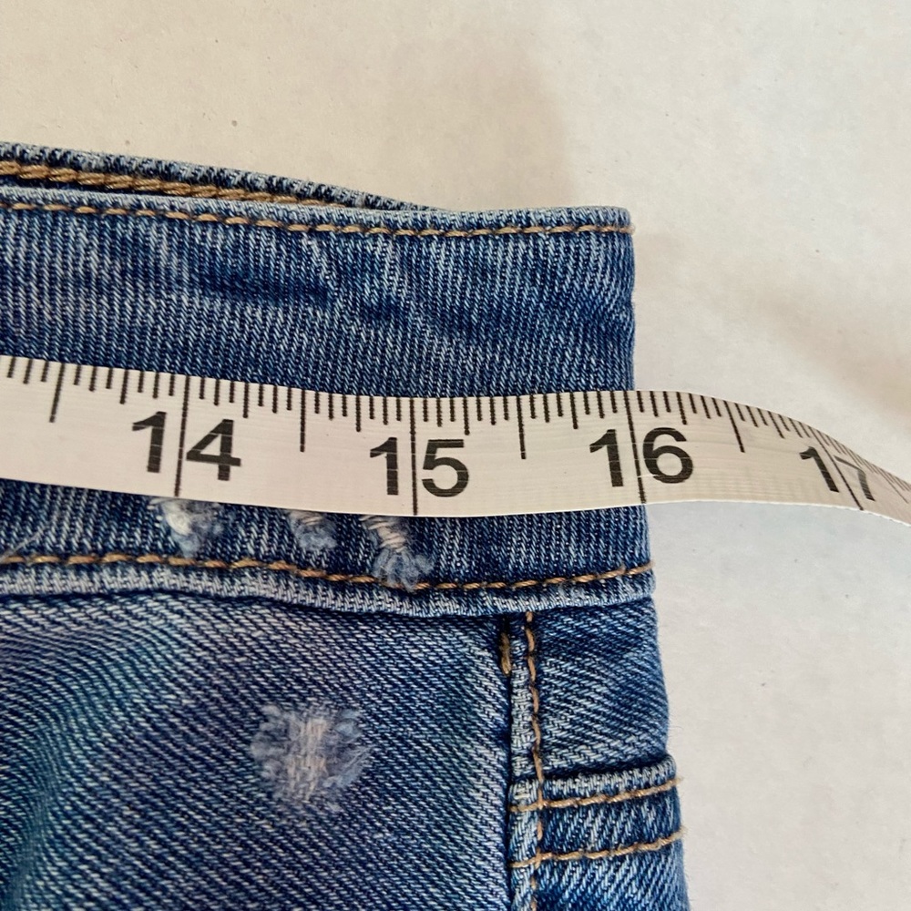 American Eagle Distressed Jeans - Picture 5 of 7